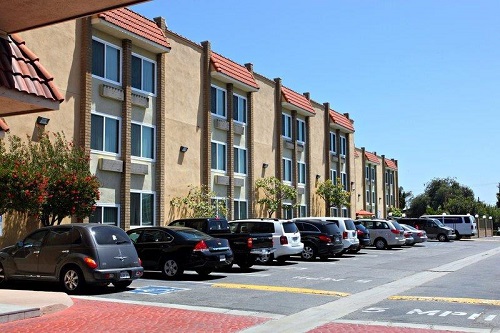 Best Western PLUS South Bay parking